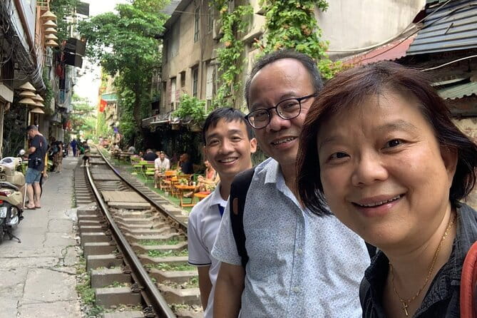 Small-group Hanoi Highlights Weekend Walking Tour - Pacing and group size: what 2–3 hours really feels like