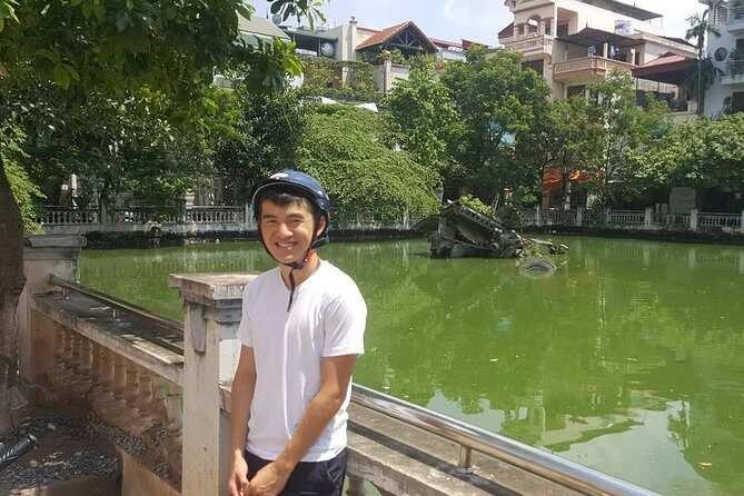 Small-group motorbike sightseeing and food tour in Hanoi - Back to the Old Quarter for street-food tastings