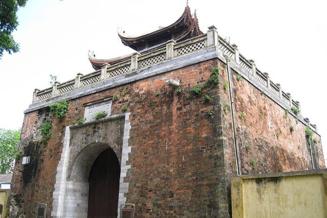 Small-group motorbike sightseeing and food tour in Hanoi - Safety, pace, and the small-group advantage (max 6 people)