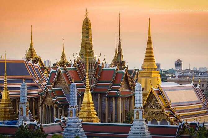 Southeast Asia 23-day: Vietnam, Cambodia & Thailand - Phnom Penh: the Royal Palace plus a choice at the painful sites