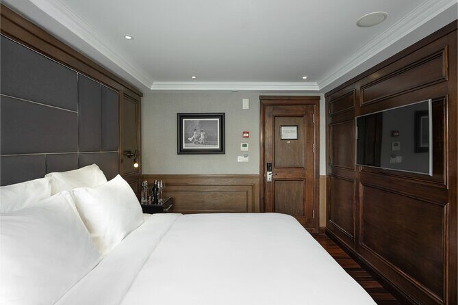 Stellar Cruise Full Day Explore Halong Bay - Late afternoon on the sundeck: live band music and optional cooking class