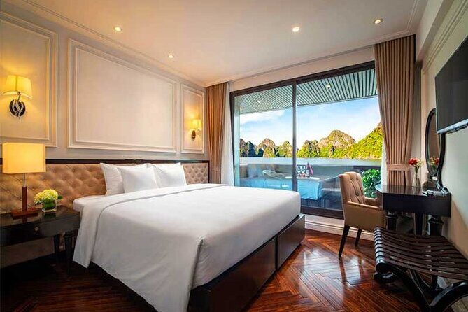 Stellar of The Seas Best Top Vip Cruise Ha Long Bay 2 Day 1 Night - Meals onboard: seafood plus Vietnamese and international choices