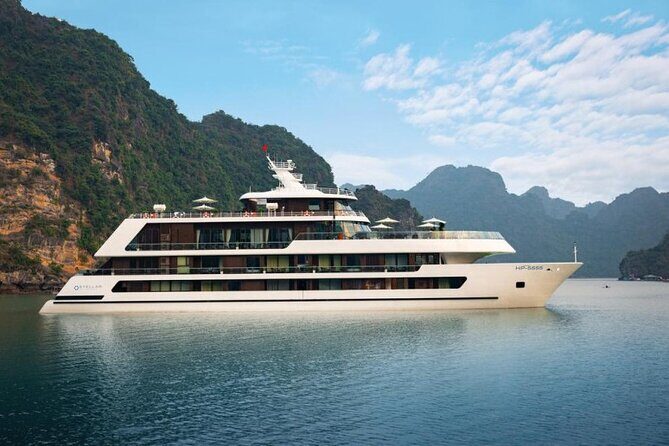 Stellar of the Seas Cruise Halong Bay 2Days 1Night on 5 Star Cruise - Day 2 in Bai Tu Long Bay: Early Tai Chi and a Scenic Shift