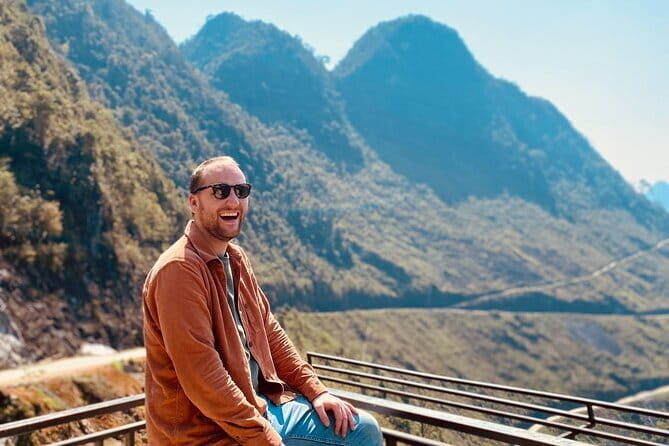 Strawberry HaGiangLoop 4D3N, Small Group, Tour Guide English - Day 2: From legendary turns to Lung Cu’s edge