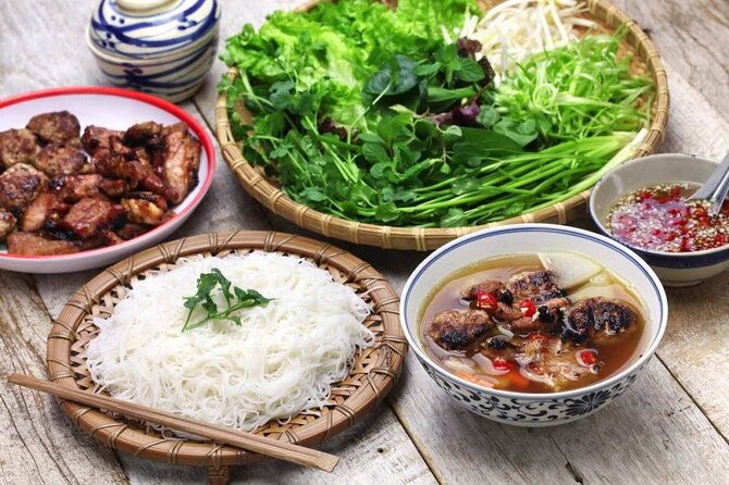 Street Food by Walking Tour for 3 hours in Hanoi, Vietnam - Your guide matters: Thao and Mr FUN show what to look for