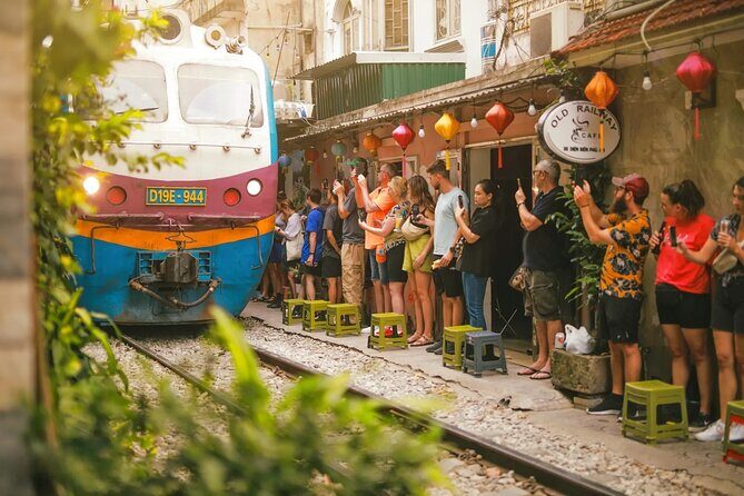 Street Food Tour with a Guide - Practical tips for a smooth Hanoi street food evening