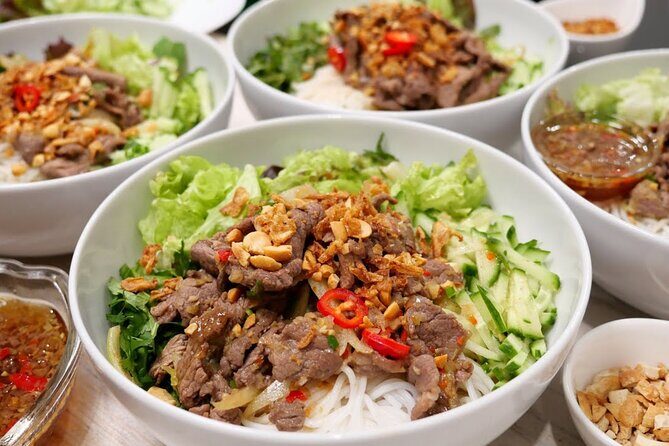 Street Food Tour with a Guide - Your guide can change everything: Andy and the story side of eating