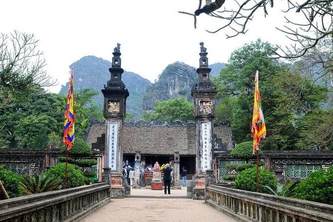 Tam Coc Ninh Binh - Hoa Lu - Deluxe Daily group Tour - Group size and guides: what good organization looks like