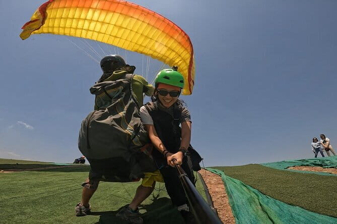 Tandem Paragliding Experience in Hanoi - Pro pilots make or break the feeling in the air