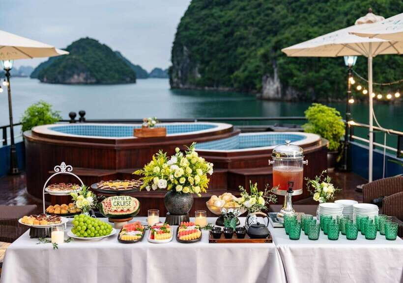 The BEST Ha Long Bay 5-Star Day Trip with Pamela Cruise - Sung Sot Cave: the big cave stop with maximum wow per minute