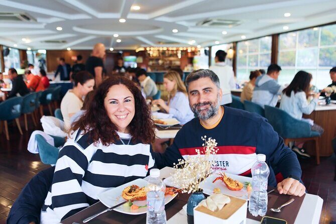 The Halong Catamaran Premium Day Cruise From Ha Long Bay - Food, the cooking demo, and dietary needs (where premium shows up)