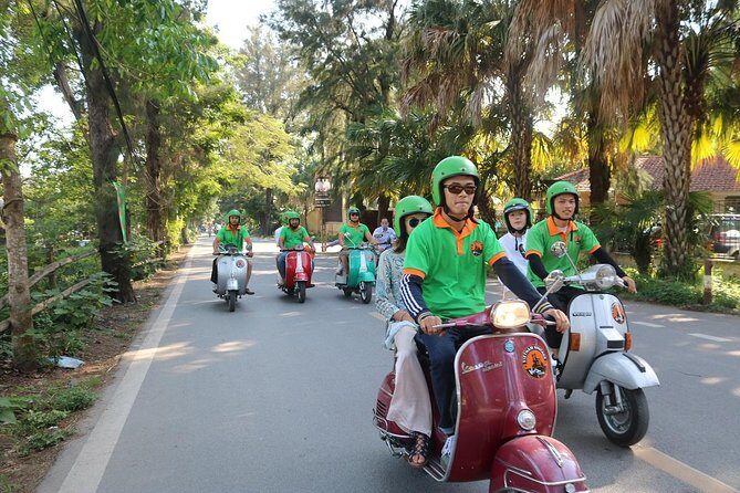 The insider's Hanoi 4.5 hours All highlight Places & Train Street - Long Bien Bridge: the Red River crossing viewpoint