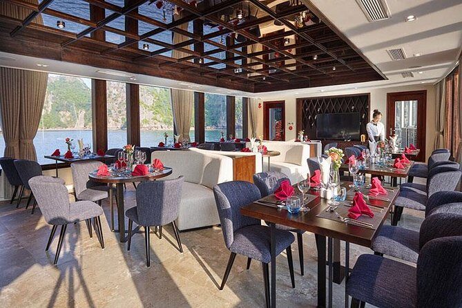 The Most Luxurious Ha Long Bay 1 Day Trip - Jadesails Cruise - Group size (40 max) and the “feel” on board