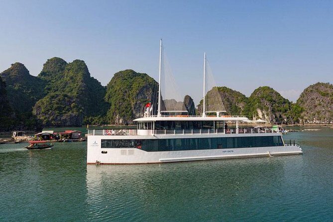The Most Luxurious Ha Long Bay 1 Day Trip - Jadesails Cruise - Welcome onboard at Tuan Chau: what the briefing really changes