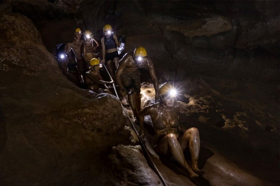 Tour Phong Nha-Ke Bang National Park 2 days 1 night - Phong Nha Cave by boat: how to see the cave before you walk it