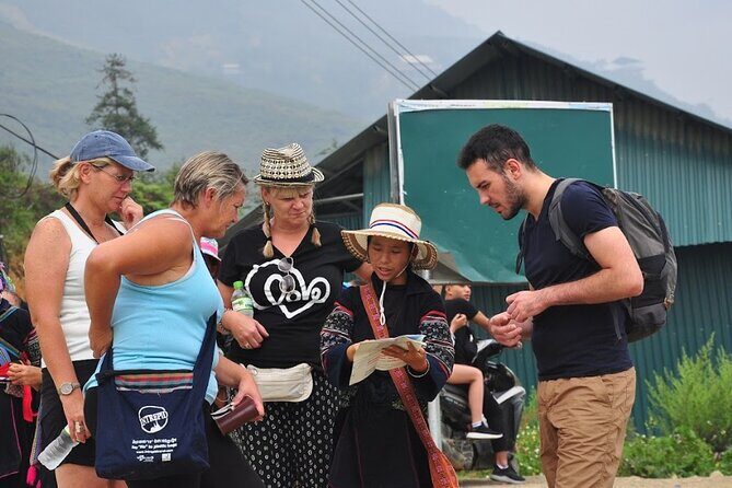 Trekking Sapa - Bac Ha Market: Sleep on Train & Homestay - Day 3 in Bac Ha: market morning, then castle and village walks