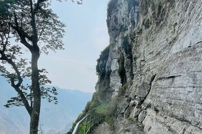 Trekking the White Cliff Ma Pi Leng Pass Adventure - 8 km vs 10 km: choose your comfort level without losing the core experience