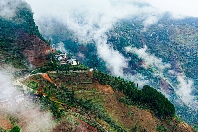 True North Ha Giang Loop Motorbike Tour 4 Days of Adventures - Day 3: Yen Minh and Karst Clues Near the Border