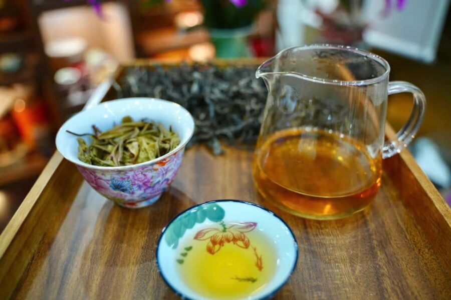 Vietnam Tea Tasting - Giang Egg Coffee & Train Street Visit - How the tea tasting works: green, red, and 4 brewing steps
