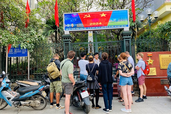 Vietnam War: Uncovering Hanoi's Untold Stories - 24 P. Chùa Vua: The Story Starts Before You Walk