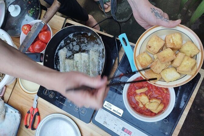Vietnamese Spring Rolls Cooking Class - Ingredient Prep: Fresh Herbs, Vegetables, Noodles, and Mushrooms