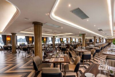 VIP Luxury Overnight Cruise Ha Long & Lan Ha Bay from Hanoi - Hanoi to the Port: the limousine start that protects your time