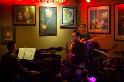 Walking Street Food Tour and Hidden Music - Stop One: Ta Hien Street Street-Food Energy (30 minutes)