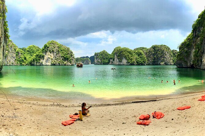 What a great combination, day cruise and night kayak with glowing biolumenescent - Lunch breaks that are really part of the trip